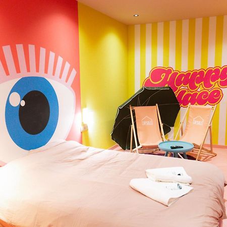 Capsule Girl Power Spa - Balneo - Sauna - Karaoke - Billard - 2 Chambres Charleroi Exteriör bild