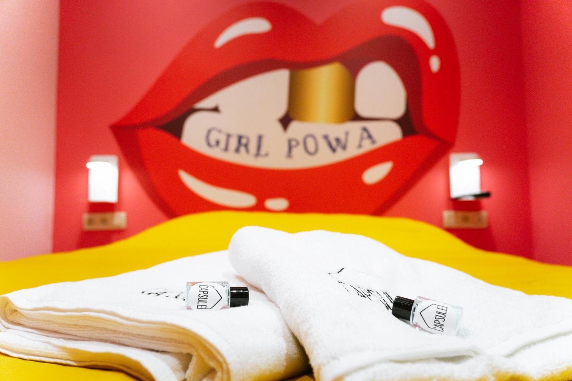 Capsule Girl Power Spa - Balneo - Sauna - Karaoke - Billard - 2 Chambres Charleroi Exteriör bild