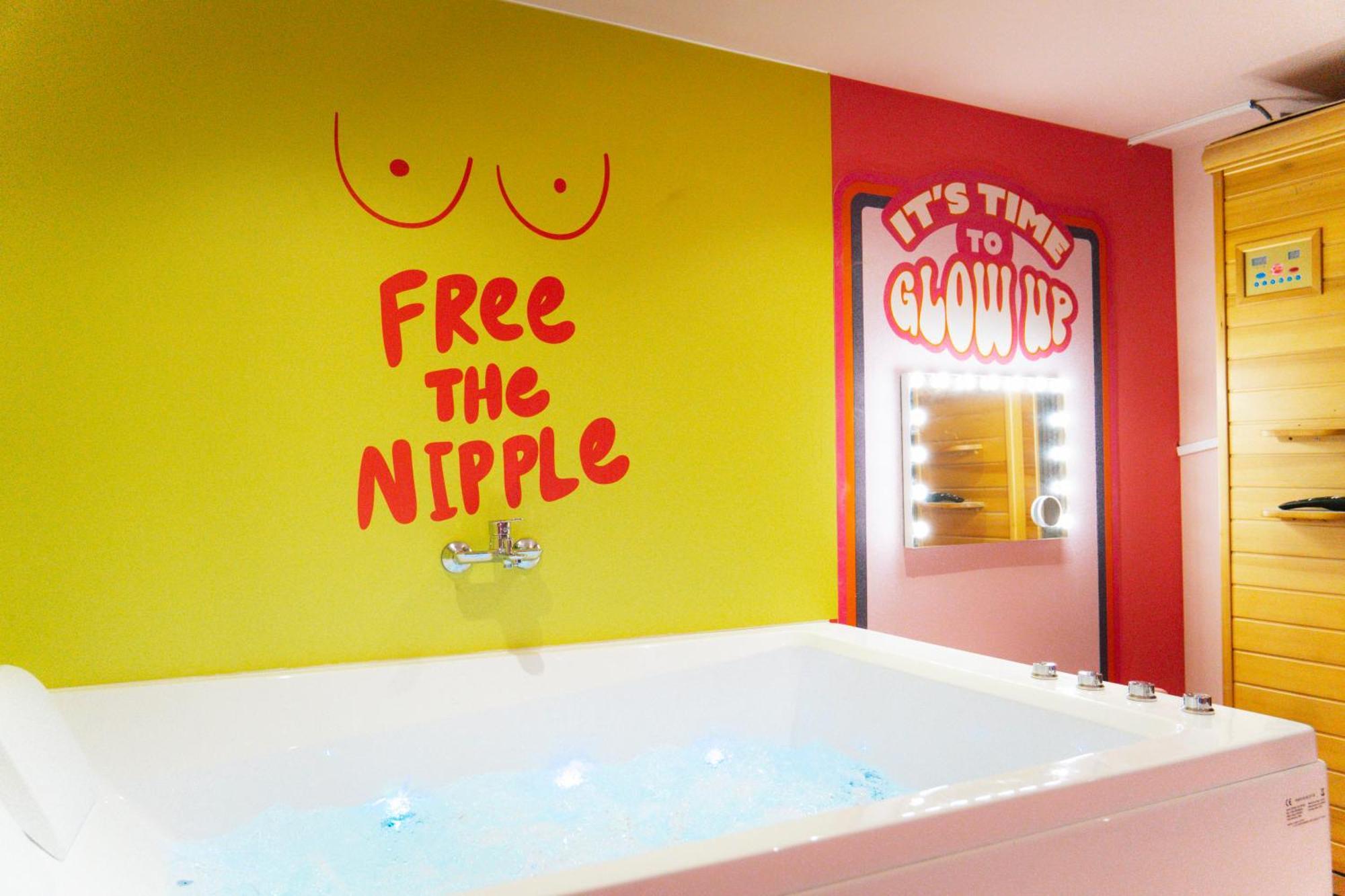 Capsule Girl Power Spa - Balneo - Sauna - Karaoke - Billard - 2 Chambres Charleroi Exteriör bild