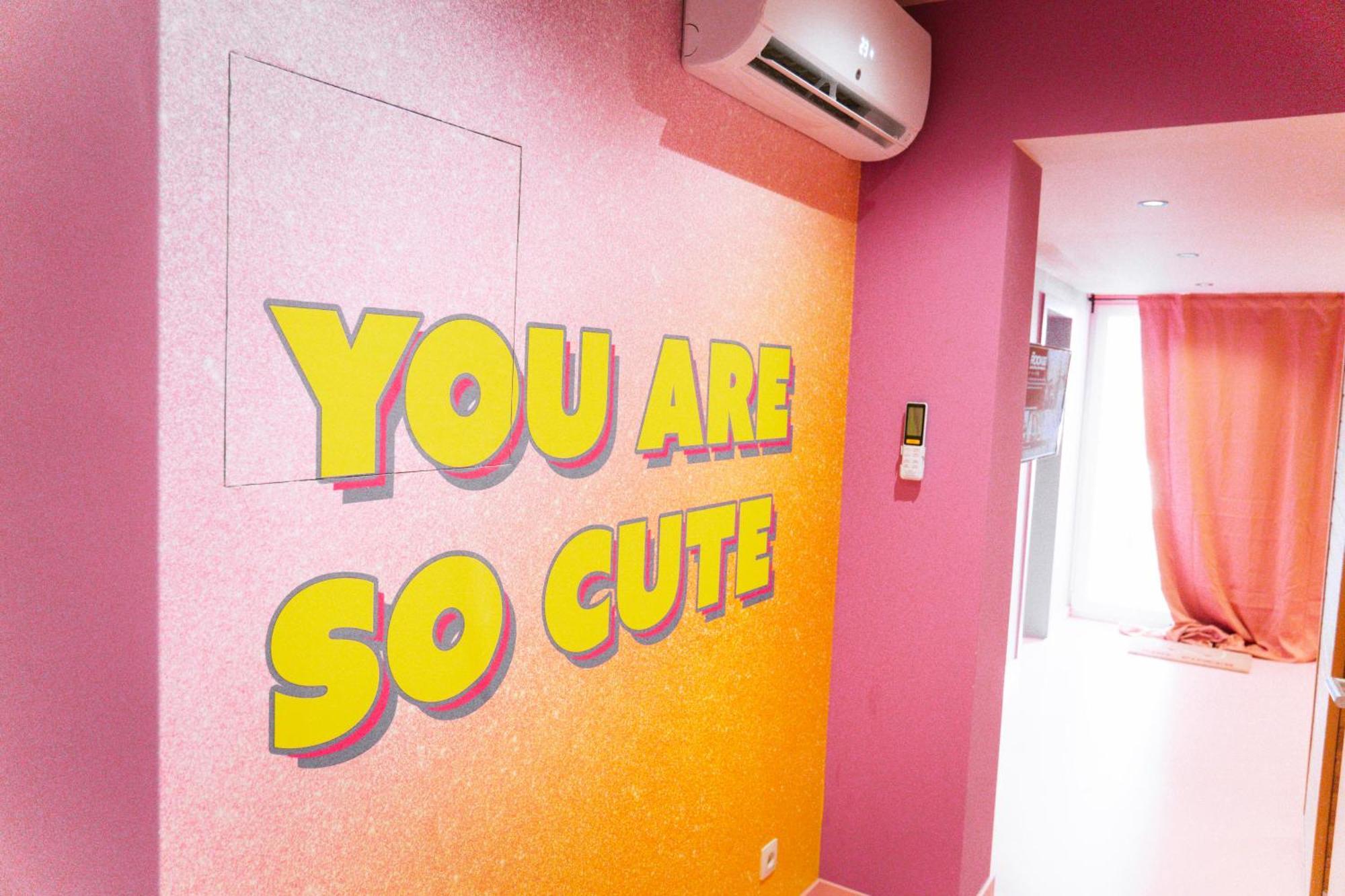 Capsule Girl Power Spa - Balneo - Sauna - Karaoke - Billard - 2 Chambres Charleroi Exteriör bild